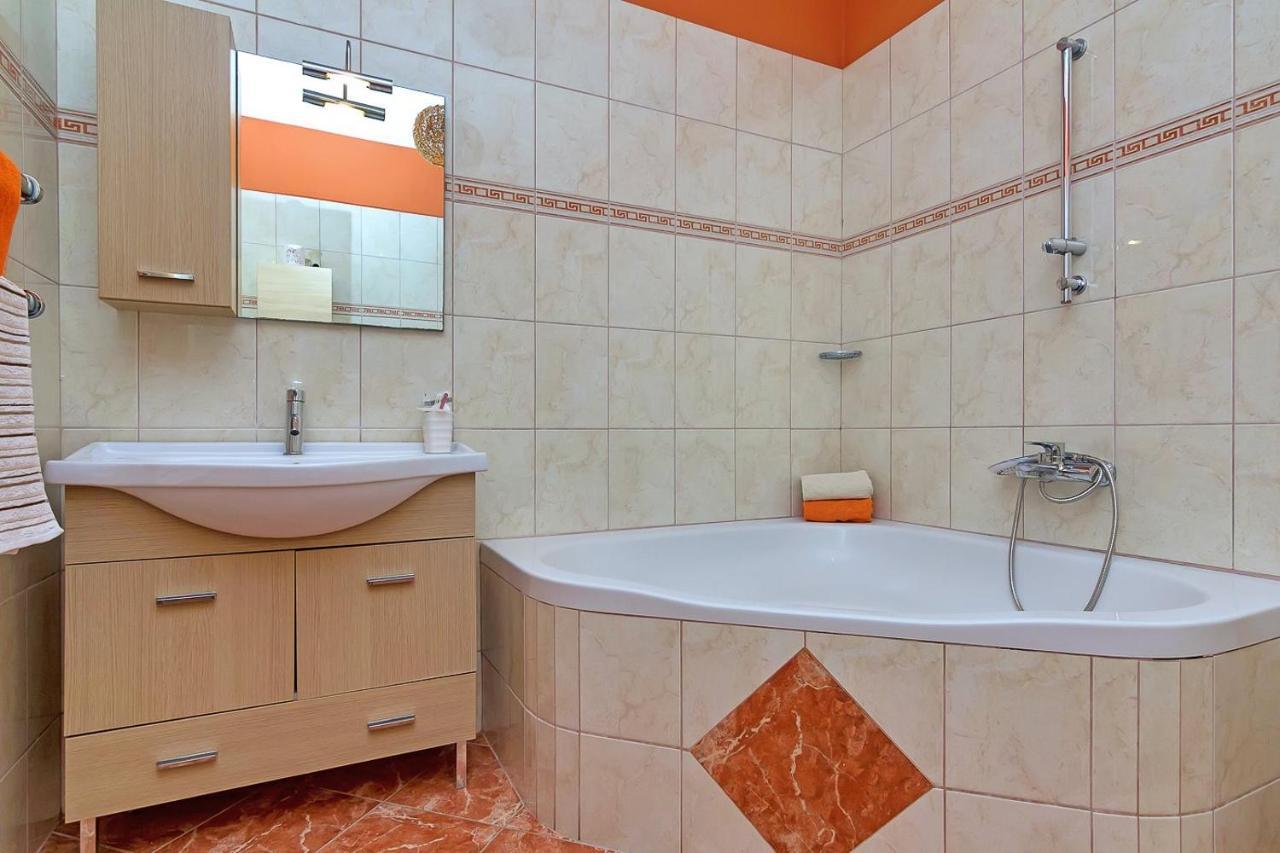 Apartments Gisela Makarska Buitenkant foto
